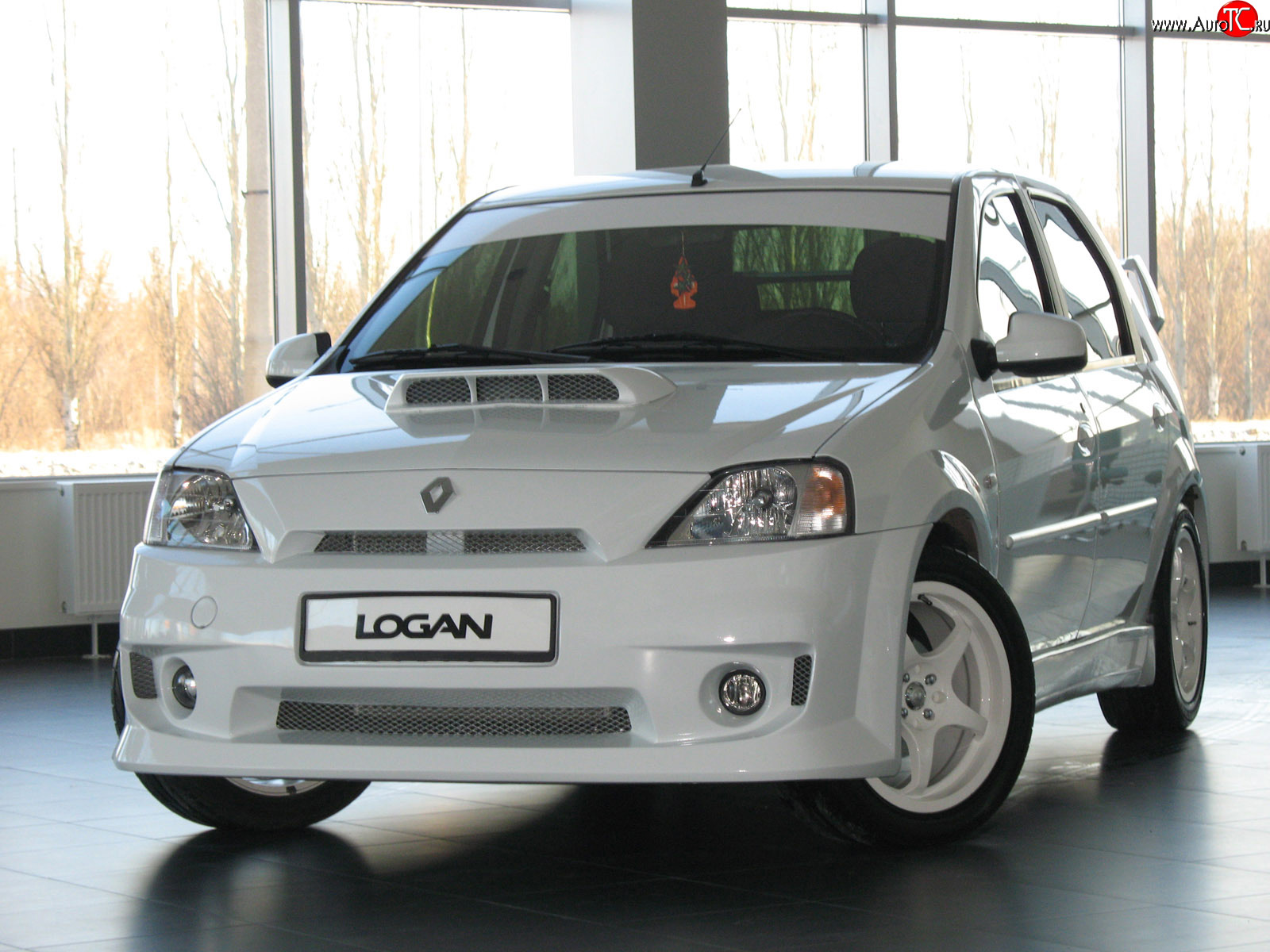 10 999 р. Передний бампер Power DM  Renault Logan  1 (2004-2010) (Без сетки, Неокрашенный)