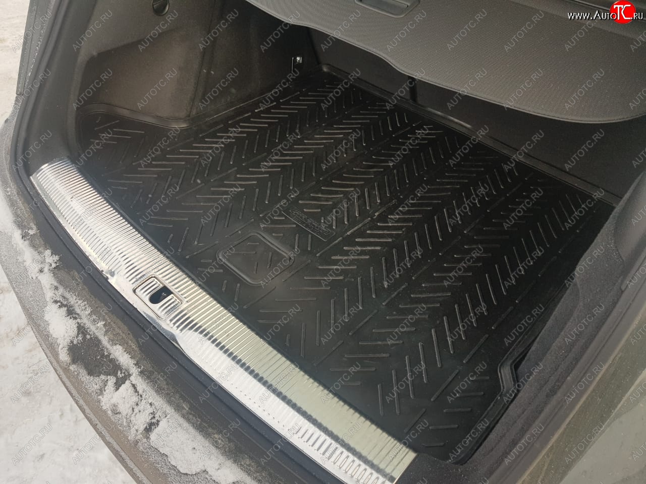 1 199 р. Коврик в багажник Aileron  Audi Q3  8U (2014-2018)
