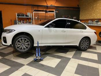 Пластиковые накладки порогов INMAX (аналог М-порогов) BMW (БМВ) 3 серия  G20 (2018-2022) G20 седан  (цвет: черный глянец)