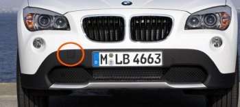 649 р. Заглушка в передний бампер SAT (под крюк, дорестайлинг)  BMW X1  E84 (2009-2015) (Неокрашенная). Увеличить фотографию 1