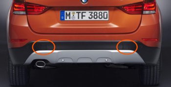 419 р. Правая заглушка в задний бампер SAT (под крюк, рестайлинг) BMW X1 E84 (2009-2015) (Неокрашенная). Увеличить фотографию 1