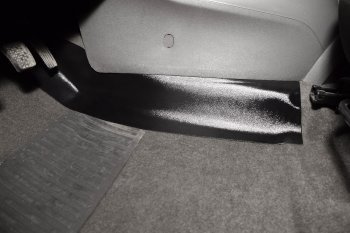 2 249 р. Накладки на ковролин тоннельные передние Petroil Tuning  Chevrolet Cobalt (2019-2024) (цвет: черный). Увеличить фотографию 3