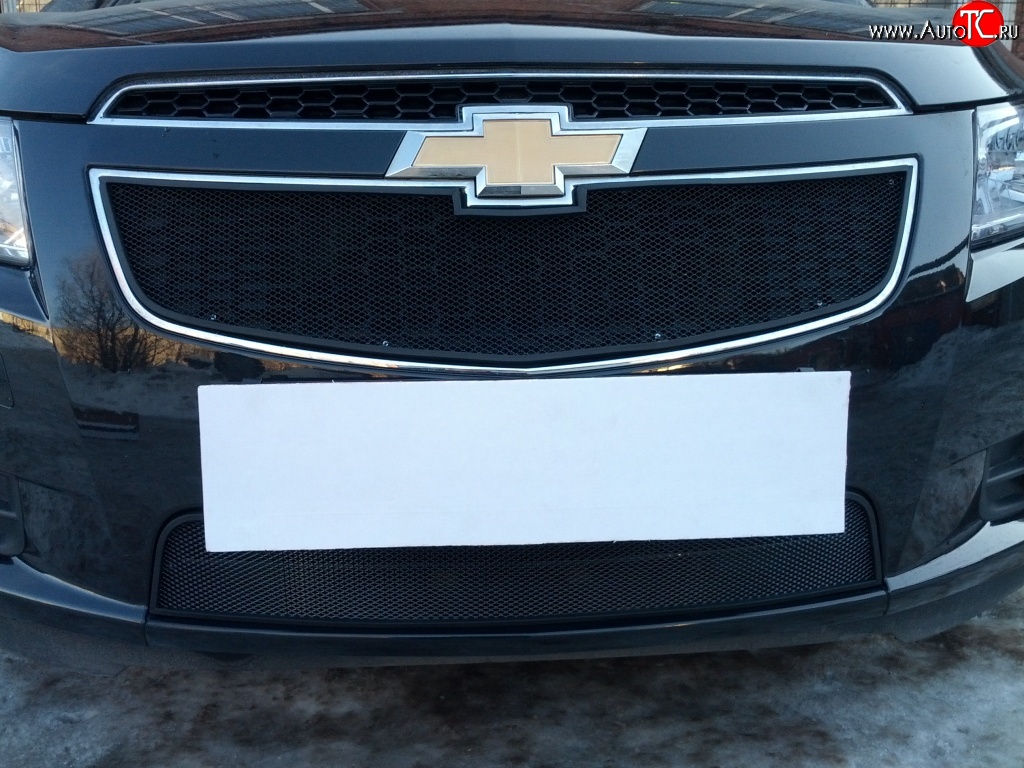 1 229 р. Нижняя сетка на бампер Russtal (черная)  Chevrolet Cruze ( седан,  хэтчбек) (2009-2015)