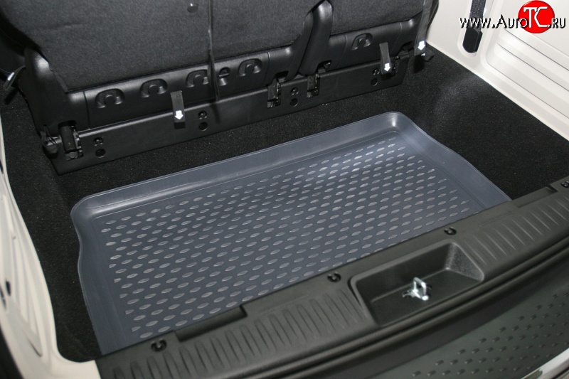 2 499 р. Коврик в багажник Element (полиуретан, короткая база) Chrysler Grand Voyager  рестайлинг (2011-2016)
