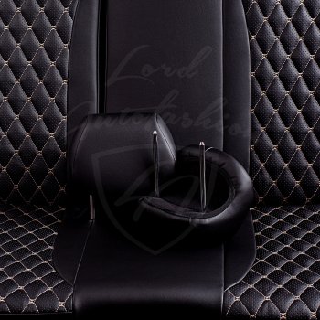16 749 р. Чехлы для сидений (GhiaTitanium) Lord Autofashion Байрон (экокожа, раздельные задние спинка и сиденье, подлокотник, 3 Г-образных подголовника)  Ford Focus  2 (2004-2011) (Черный, вставка черная, строчка бежевая). Увеличить фотографию 6