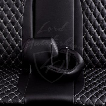 16 749 р. Чехлы для сидений (GhiaTitanium) Lord Autofashion Байрон (экокожа, раздельные задние спинка и сиденье, подлокотник, 3 Г-образных подголовника).  Ford Focus  2 (2004-2011) (Черный, вставка черная, строчка серая). Увеличить фотографию 6