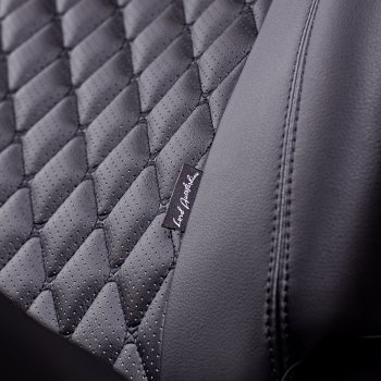 16 749 р. Чехлы для сидений (GhiaTitanium) Lord Autofashion Байрон (экокожа, раздельные задние спинка и сиденье, подлокотник, 3 Г-образных подголовника)  Ford Focus  2 (2004-2011) (Черный, вставка черная, строчка черная). Увеличить фотографию 2