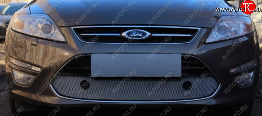 1 559 р. Защитная сетка на бампер (с парктрониками) Russtal (хром) Ford Mondeo Mk4,BD рестайлинг, седан (2010-2014)