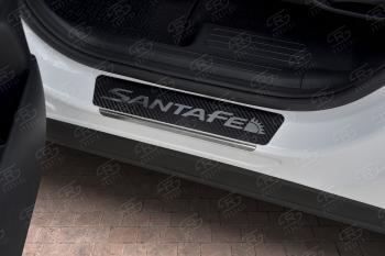 2 599 р. Накладки порожков салона Russtal  Hyundai Santa Fe  4 TM (2020-2024) (нержавейка с карбоновым покрытием и надписью). Увеличить фотографию 3