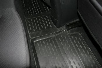 Комплект ковриков салона Hyundai Solaris RB дорестайлинг седан  (2010-2014) Element (полиуретан). (Черные)Цена: 1 499 р.. Увеличить фотографию 3