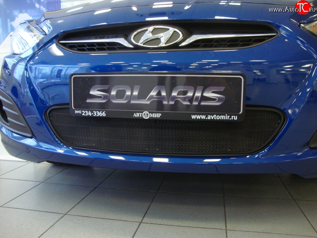 1 469 р. Сетка на бампер Russtal (черная)  Hyundai Solaris ( 1 седан,  1 хэтчбек) (2010-2014)