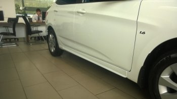 Пластиковые пороги Hyundai Solaris RB рестайлинг седан (2014-2017) АвтоКрат. (Неокрашенные)Цена: 5 499 р.. Увеличить фотографию 1