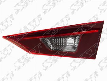 2 099 р. Правый фонарь в крышку багажника SAT  Mazda 3/Axela  BM (2013-2016). Увеличить фотографию 1