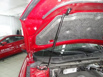 2 049 р. Упоры капота Russtal (1 штука) Mazda CX-5 KE дорестайлинг (2011-2014). Увеличить фотографию 1