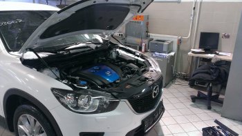 2 349 р. Упоры капота Russtal Mazda CX-5 KE рестайлинг (2015-2017). Увеличить фотографию 1