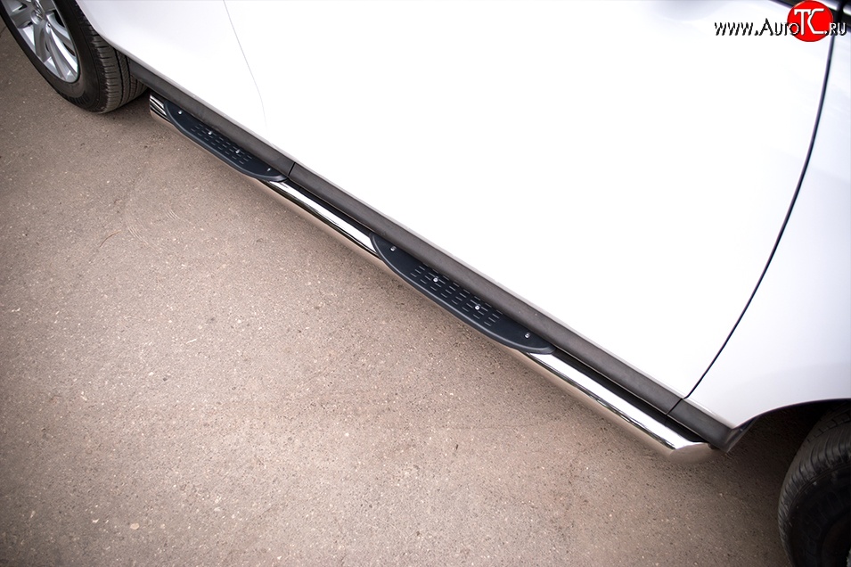 19 799 р. Защита порогов с пластиковыми вставками для ног из круглой трубы диаметром 76 мм Russtal Mazda CX-7 ER рестайлинг (2010-2012) (Защита порогов с со скосами на торцах (вариант 1))