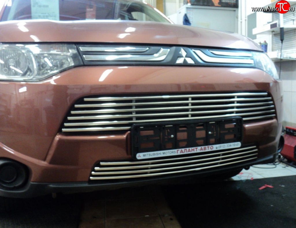 3 899 р. Нижняя декоративная вставка воздухозаборника Berkut Mitsubishi Outlander GF дорестайлинг (2012-2014)