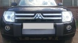 1 299 р. Защитная решётка в воздуховод автомобиля Russtal (хром) Mitsubishi Pajero 4 V80 дорестайлинг (2006-2011). Увеличить фотографию 1