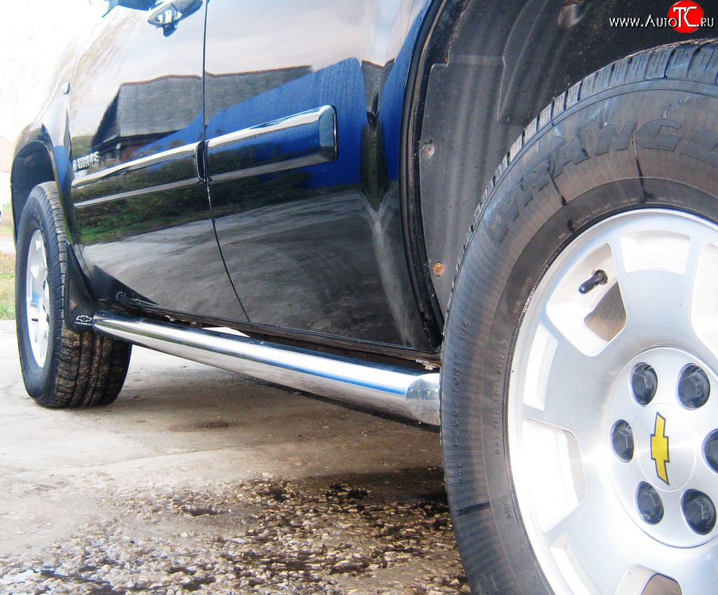 17 799 р. Защита порогов Russtal из круглой трубы диаметром 76 мм (дорестайлинг)  Chevrolet Tahoe  GMT900 (2006-2013) (Защита порогов с со скосами на торцах (вариант 1))