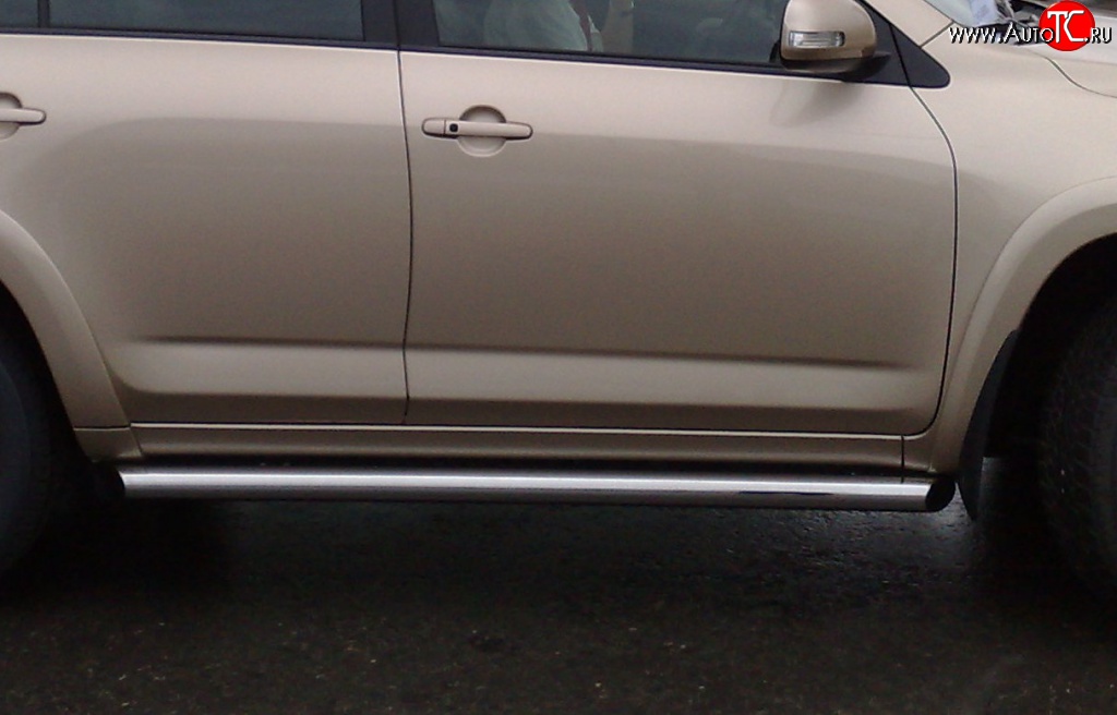 18 799 р. Защита порогов Russtal из круглой трубы диаметром 76 мм Toyota RAV4 XA30 5 дв. удлиненный 1-ый рестайлинг (2009-2010) (Защита порогов с со скосами на торцах (вариант 1))