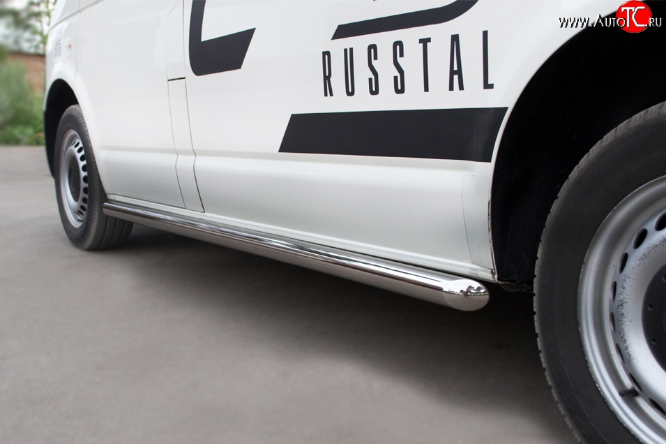 10 849 р. Правая защита порогов Russtal из круглой трубы со скошенными торцами диаметром 63 мм  Volkswagen Transporter  T5 (2003-2009)