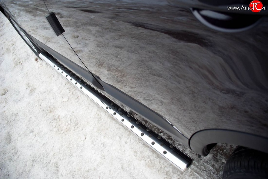 19 799 р. Защита порогов с круглыми вставками для ног из овальной трубы диаметром 75x42 мм Russtal  Nissan Qashqai +2  1 (2010-2014)