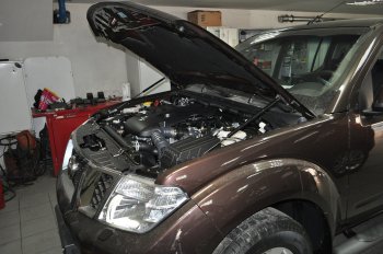Упоры капота Russtal Nissan Navara 2 D40 рестайлинг (2010-2016)