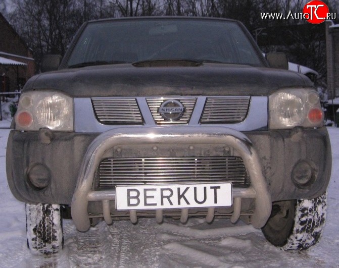 5 599 р. Декоративная вставка решетки радиатора Berkut  Nissan NP300 (2008-2013)