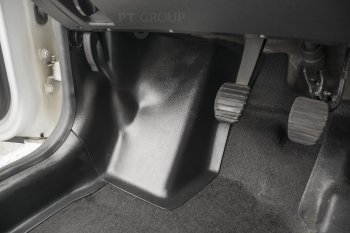 3 279 р. Накладки на ковролин пола Petroil Tuning Renault Duster HS рестайлинг (2015-2021). Увеличить фотографию 6