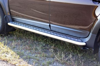 24 749 р. Порожки для ног из трубы Ø51 с алюминиевой площадкой Petroil Tuning Эстонец Nissan Terrano D10 дорестайлинг (2013-2016) (Нержавеющая полированная сталь). Увеличить фотографию 2