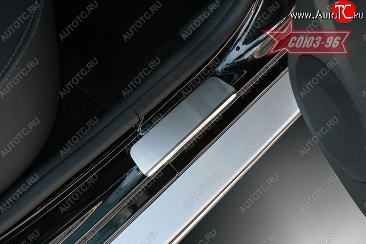 2 249 р. Накладки на пороги без логотипа  Nissan Terrano  3 D10 (2013-2023)