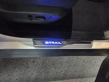 4 399 р. Накладка порога двери нерж. Nissan X-Trail 2014+ Nissan X-trail 3 T32 дорестайлинг (2013-2018). Увеличить фотографию 1