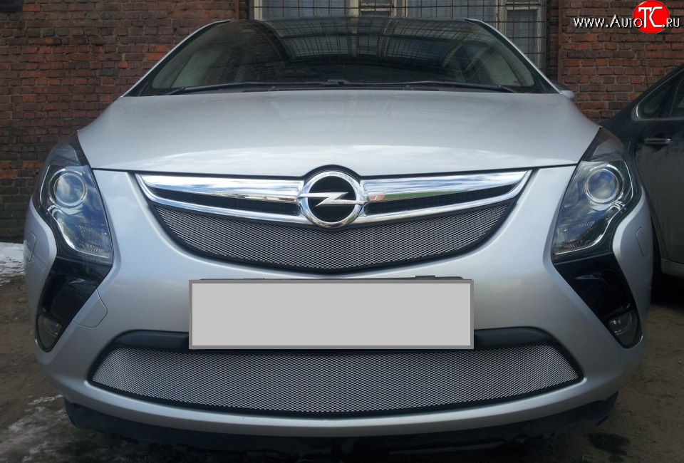 1 539 р. Нижняя сетка на бампер Russtal (хром) Opel Zafira С дорестайлинг (2011-2016)