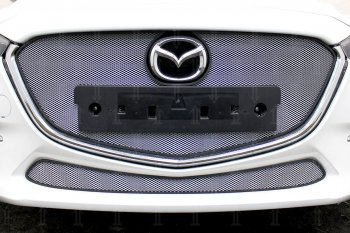 4 099 р. Защитная сетка в бампер (верх, ячейка 3х7 мм, с рамкой под номер) Alfeco Стандарт  Mazda 3/Axela  BM (2016-2019) (Хром). Увеличить фотографию 4
