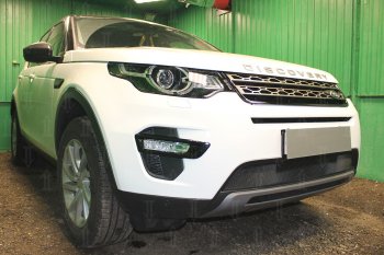 3 199 р. Защитная сетка в бампер (низ, ячейка 3х7 мм) Alfeco Стандарт  Land Rover Discovery Sport  L550 (2014-2024) (Чёрная). Увеличить фотографию 3