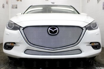 4 099 р. Защитная сетка в бампер (верх, ячейка 3х7 мм, без рамки под номер) Alfeco Стандарт  Mazda 3/Axela  BM (2016-2019) (Хром). Увеличить фотографию 1