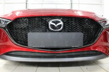 3 099 р. Защитная сетка в бампер (низ, ячейка 3х7 мм) Alfeco Стандарт  Mazda 3/Axela  BP (2019-2024) (Чёрная). Увеличить фотографию 2