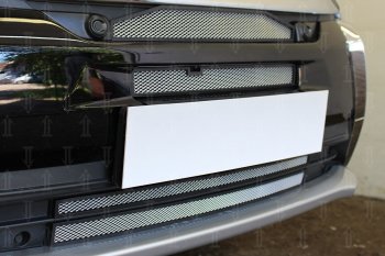 7 249 р. Защитная сетка в бампер (4 части, с парктроником, ячейка 3х7 мм) Alfeco Стандарт  Mitsubishi Outlander  GF (2015-2018) (Хром). Увеличить фотографию 3