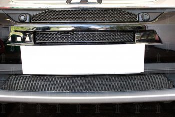 10 399 р. Защитная сетка в бампер (3 части, с парктроником, ячейка 4х10 мм) Alfeco Премиум  Mitsubishi Outlander  GF (2015-2018) (Чёрная). Увеличить фотографию 2