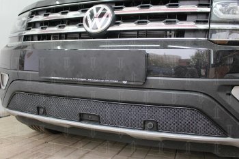 4 549 р. Защитная сетка в бампер (низ, ячейка 4х10 мм) Стрелка11 Премиум  Volkswagen Teramont  CA1 (2016-2020) (Чёрная). Увеличить фотографию 2
