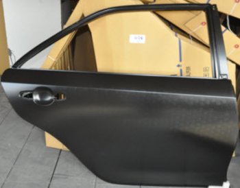 13 799 р. Правая дверь задняя BodyParts Toyota Camry XV50 дорестайлинг (2011-2014) (Неокрашенная). Увеличить фотографию 1
