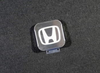 Заглушка на фаркоп с логотипом Honda (на фаркопы TCC, нержавеющая сталь) TCC Honda (Хонда) CR-V (СР-В) ( 5) (2016-2023) 5 RW,RT  дорестайлинг, RW,RT  рестайлинг