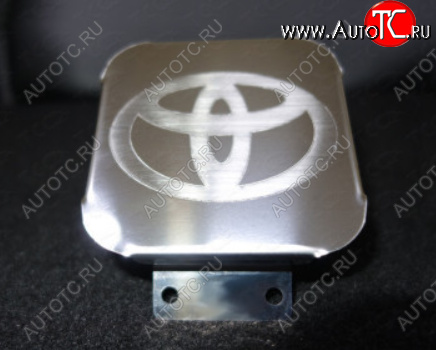 1 249 р. Заглушка на фаркоп с логотипом Toyota (на фаркопы TCC, нержавеющая сталь) TCC Toyota Hilux AN20,AN30  2-ой рестайлинг (2011-2016)