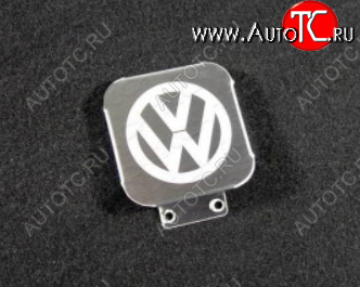 1 249 р. Заглушка на фаркоп с логотипом Volkswagen (на фаркопы TCC, нержавеющая сталь) TCC Volkswagen Touareg NF рестайлинг (2014-2018)