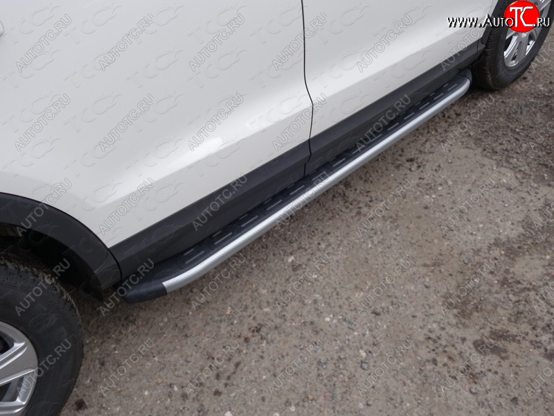 21 349 р. Пороги алюминиевые с пластиковой накладкой ТСС Тюнинг  Audi Q3  8U (2011-2015) (карбон серебро)