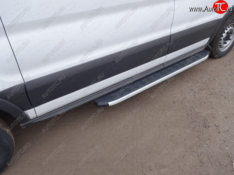 9 999 р. Правый порог алюминиевый с пластиковой накладкой ТСС Тюнинг  Ford Transit  4 (2020-2024) (серый)