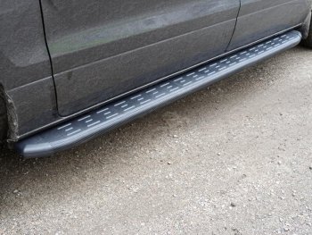 Пороги алюминиевые с пластиковой накладкой ТСС Тюнинг Hyundai Starex/Grand Starex/H1 2 TQ 2 рестайлинг (2018-2024)  (карбон черные)