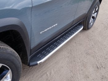 Пороги алюминиевые с пластиковой накладкой ТСС Тюнинг Jeep (Джип) Cherokee (Чироки)  Trailhawk (2014-2024) Trailhawk