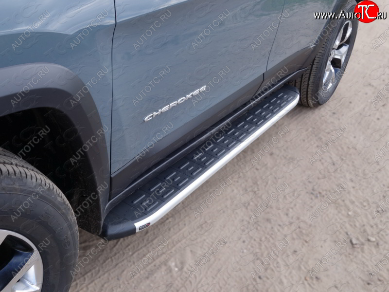 19 999 р. Пороги алюминиевые с пластиковой накладкой ТСС Тюнинг  Jeep Cherokee  Trailhawk (2014-2024) (серые)