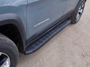21 349 р. Пороги алюминиевые с пластиковой накладкой ТСС Тюнинг  Jeep Cherokee  Trailhawk (2014-2024) (карбон черные). Увеличить фотографию 1